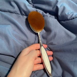 Very well cleaned artis foundation brush